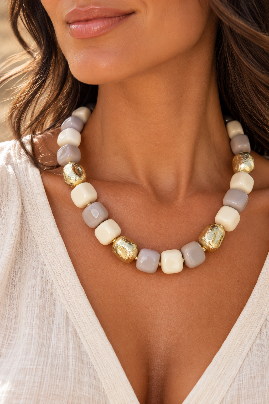 Collar lady