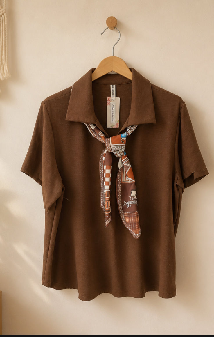 Blusa con pañuelo elegante