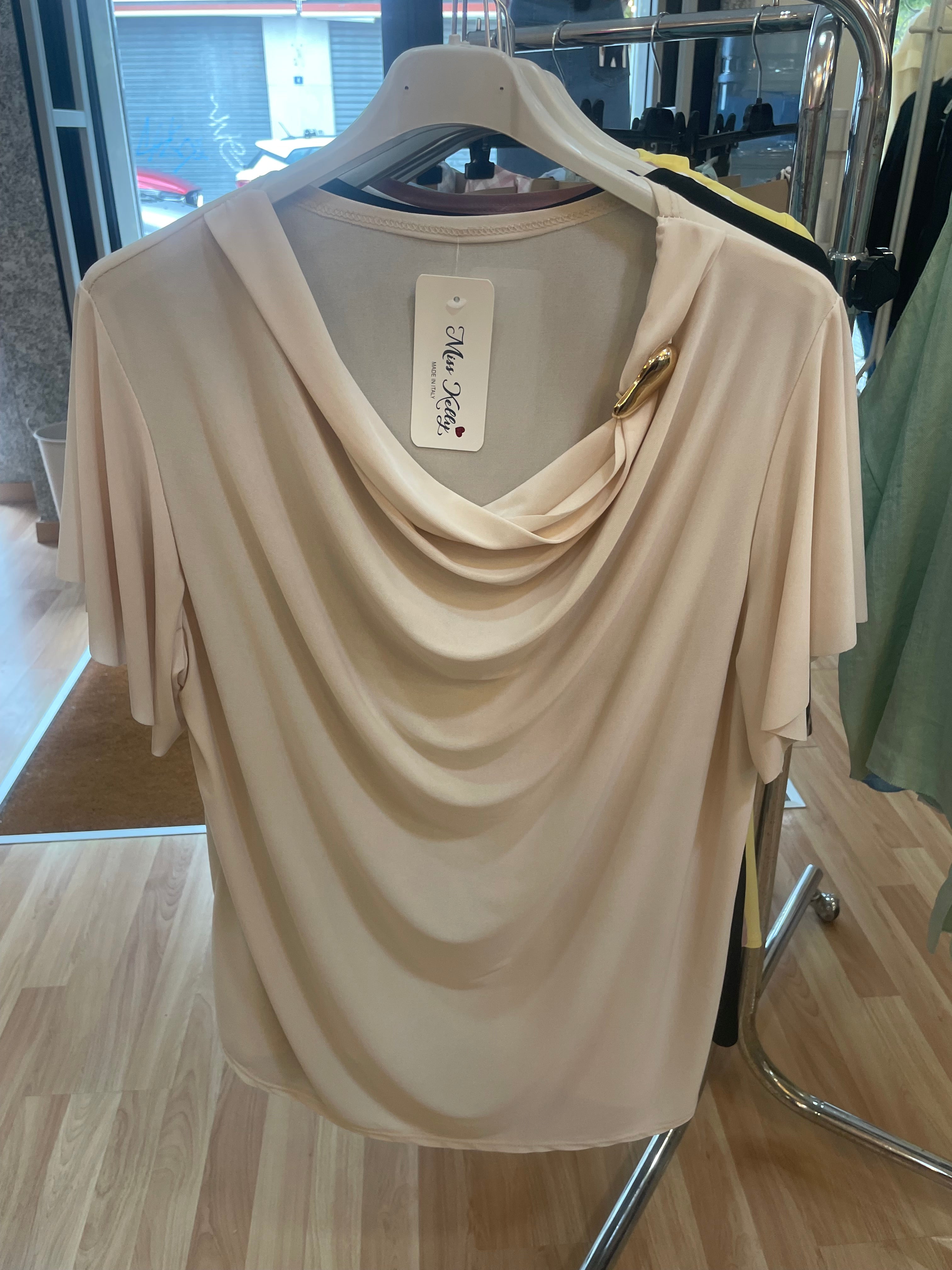 Camiseta manga corto ligera con collar