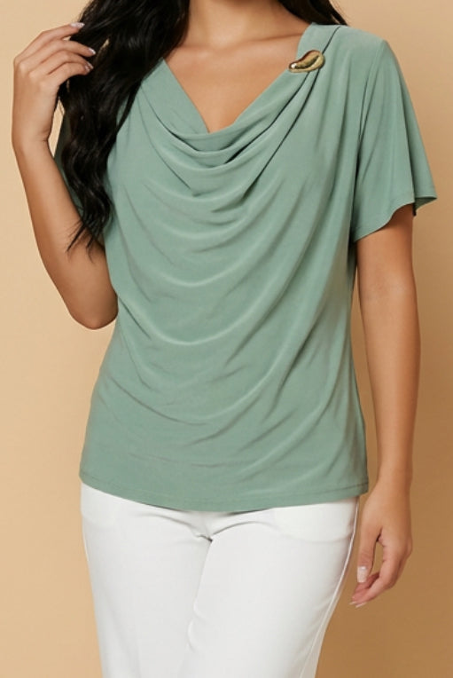 Camiseta elegante con brocha.