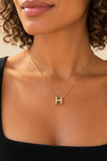 Collar Dorado con Letra H y Brillantes – Acero