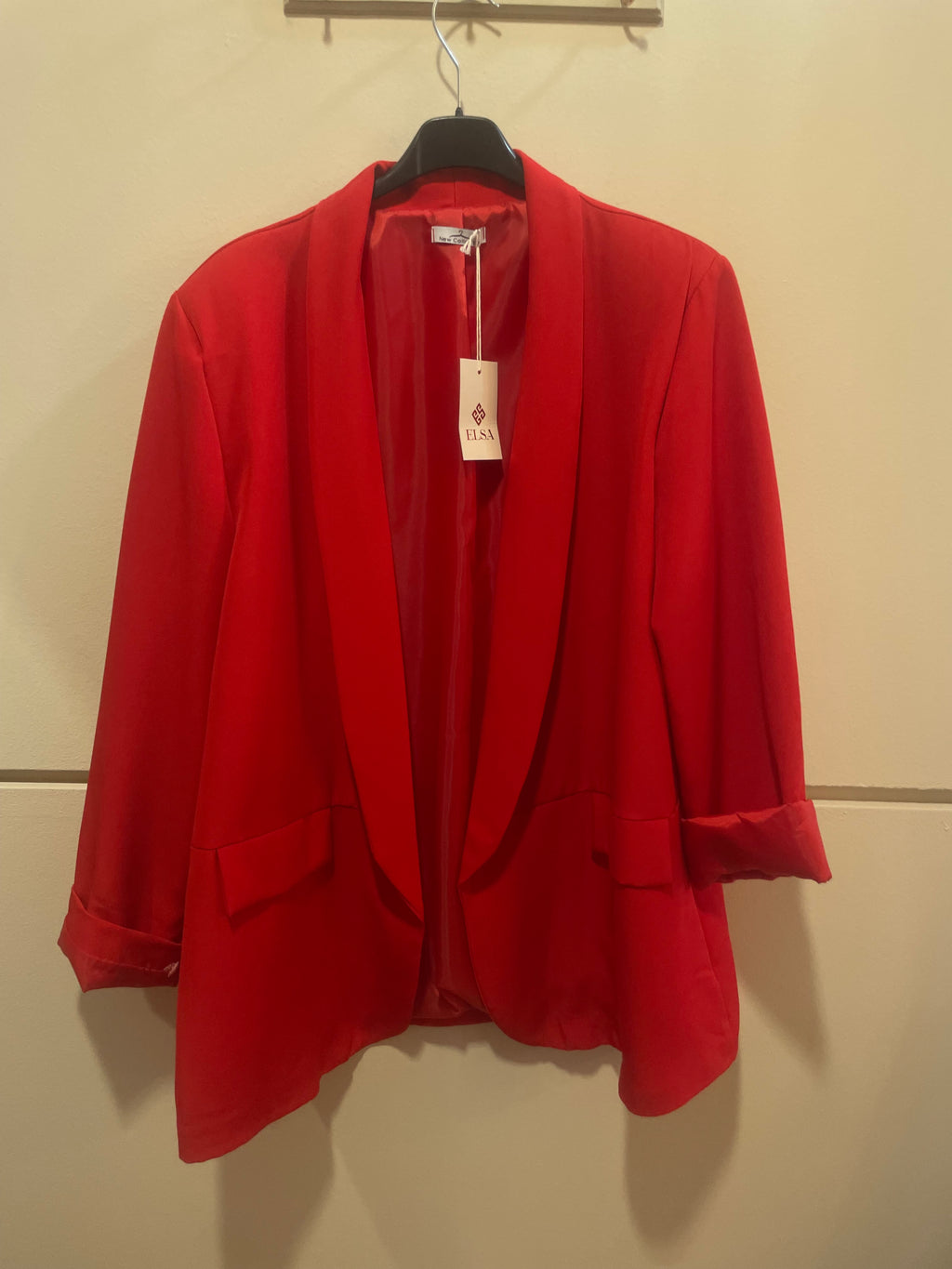 ¡Ya están aquí! 
Nuestros blazers en tallas grandes hasta XXXL