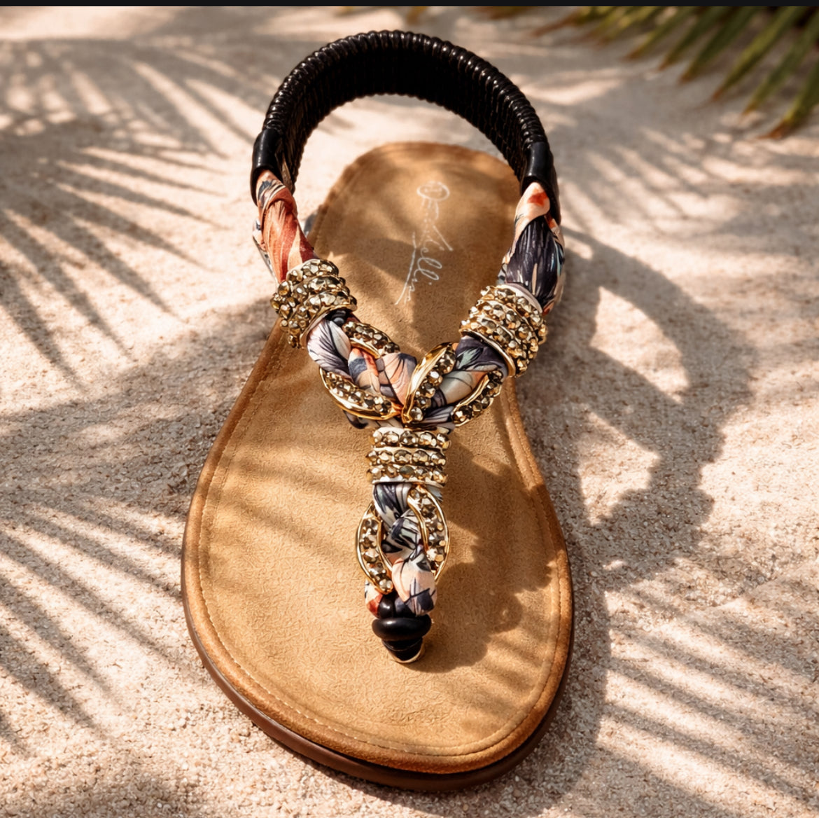 Sandalias super cómodas ,tipo esclava con detalles brillantes.