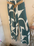 Pantalón Fluido con Estampado Abstracto – Estilo Elegante