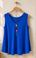 Camiseta Fluida con Collar Incluido