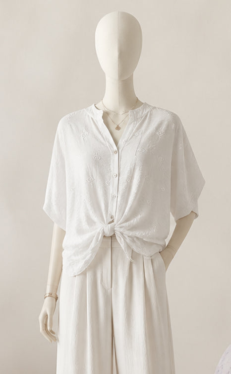 Blusa Ligera con Nudo Frontal