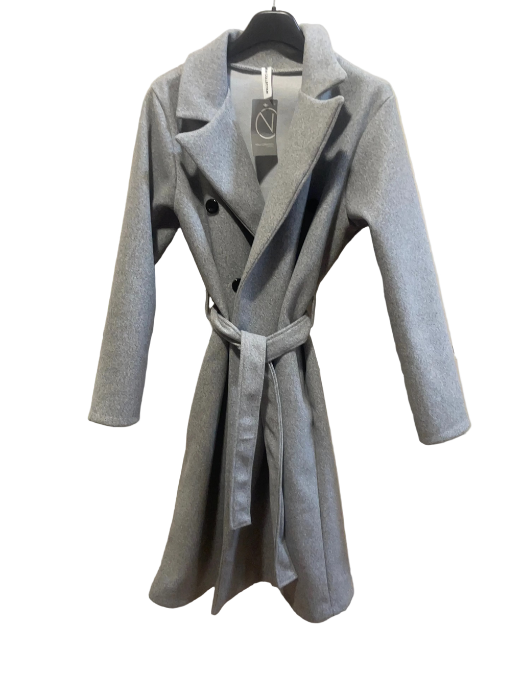 Abrigo ligero con cinturón. Elegante,comodo y perfecto para al dia a dia.