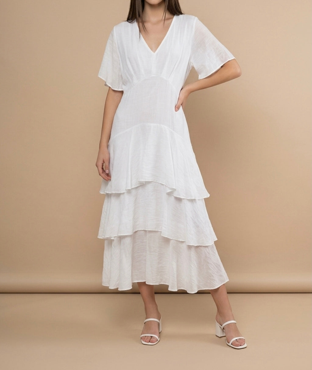 Vestido Largo con Volantes y Escote en Pico – Elegante y Fluido