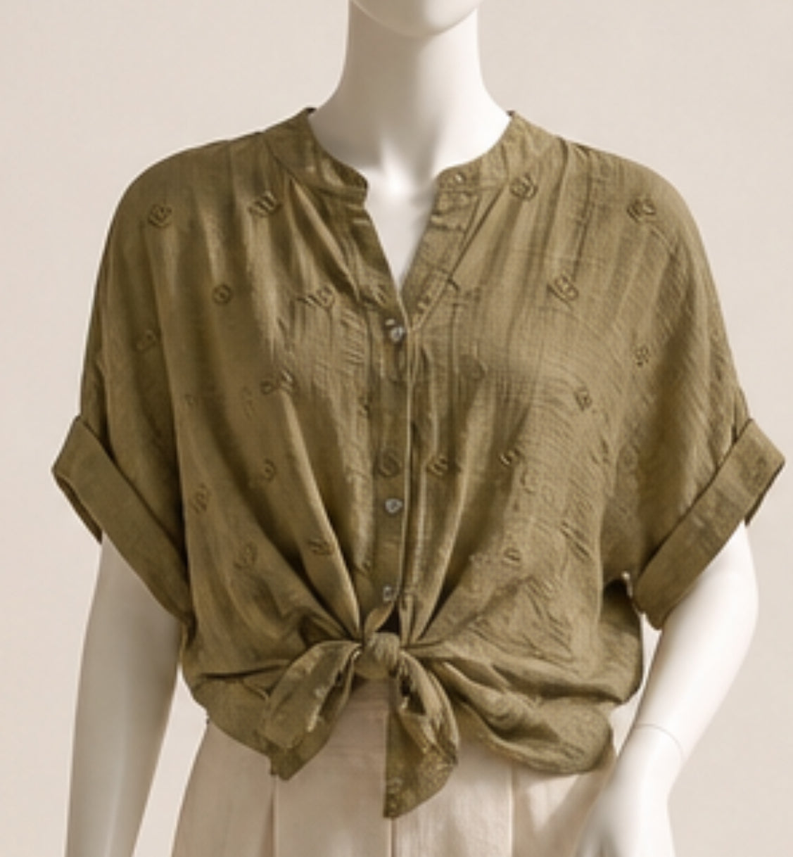 Blusa Ligera con Nudo Frontal