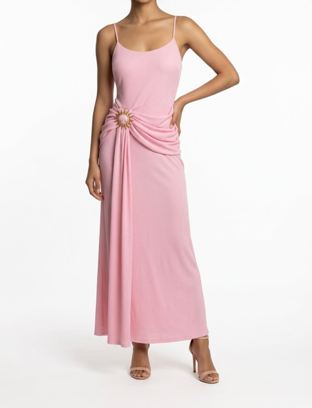 Vestido Largo Elegante con Drapeado y Detalle