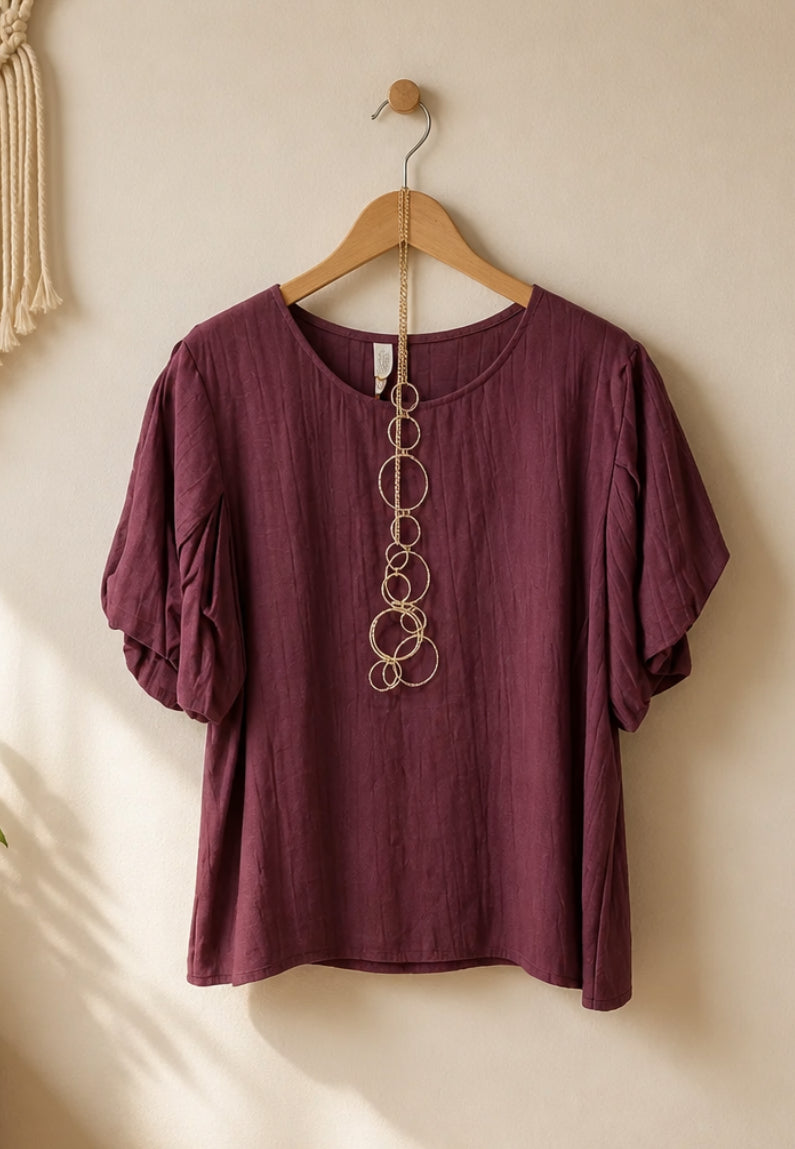 Blusa con Mangas Abullonadas + Collar Incluido