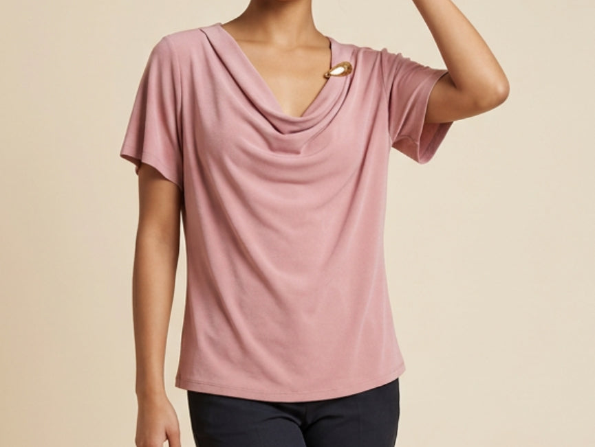 Camiseta elegante con brocha.