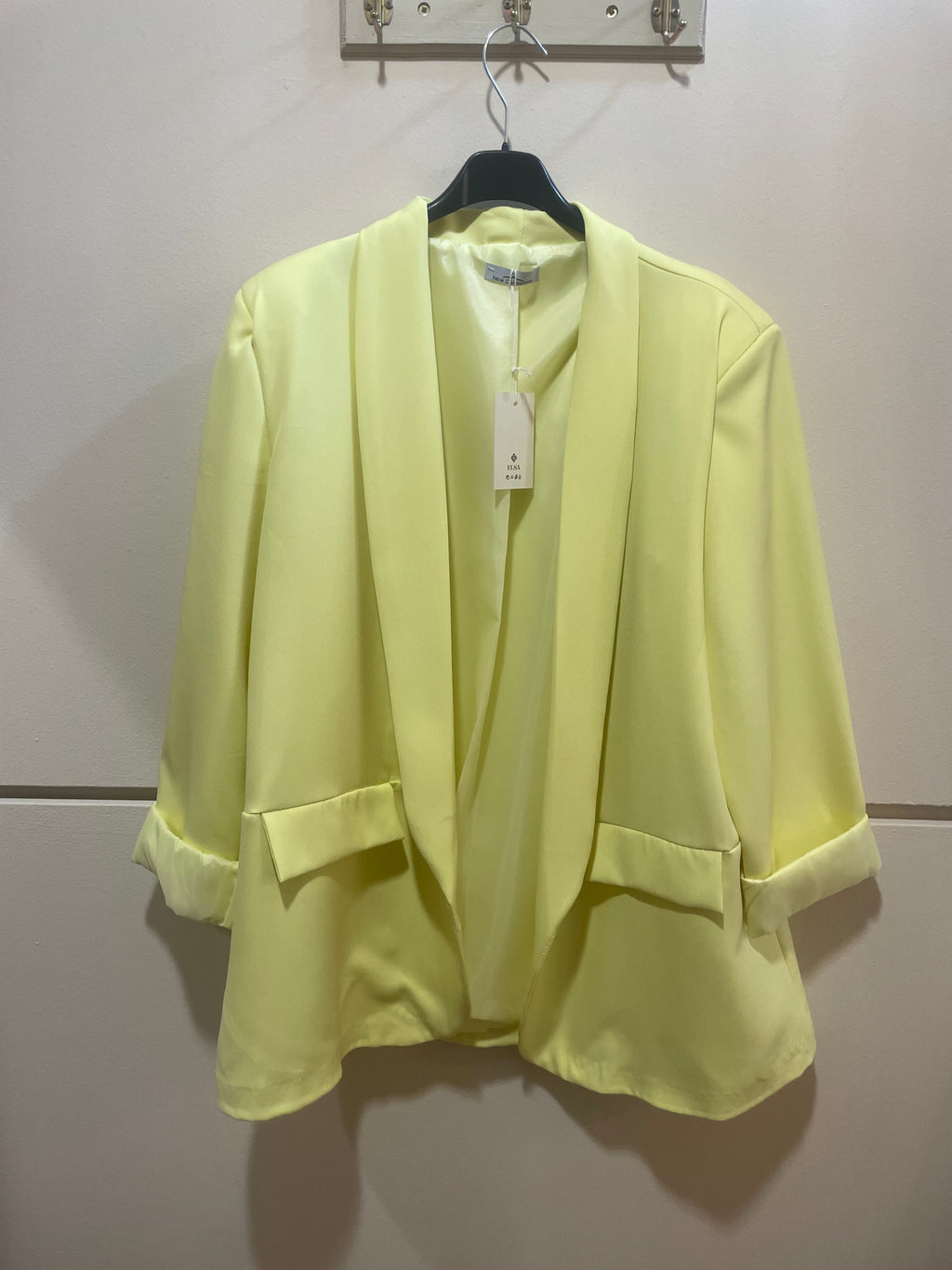 ¡Ya están aquí! 
Nuestros blazers en tallas grandes hasta XXXL (Copy)