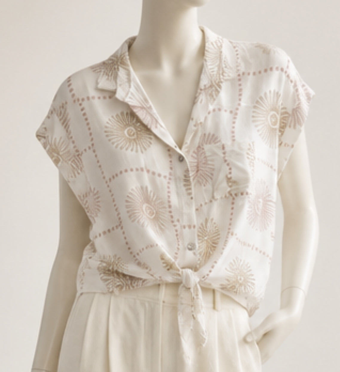 Blusa Estampada con Nudo Frontal
