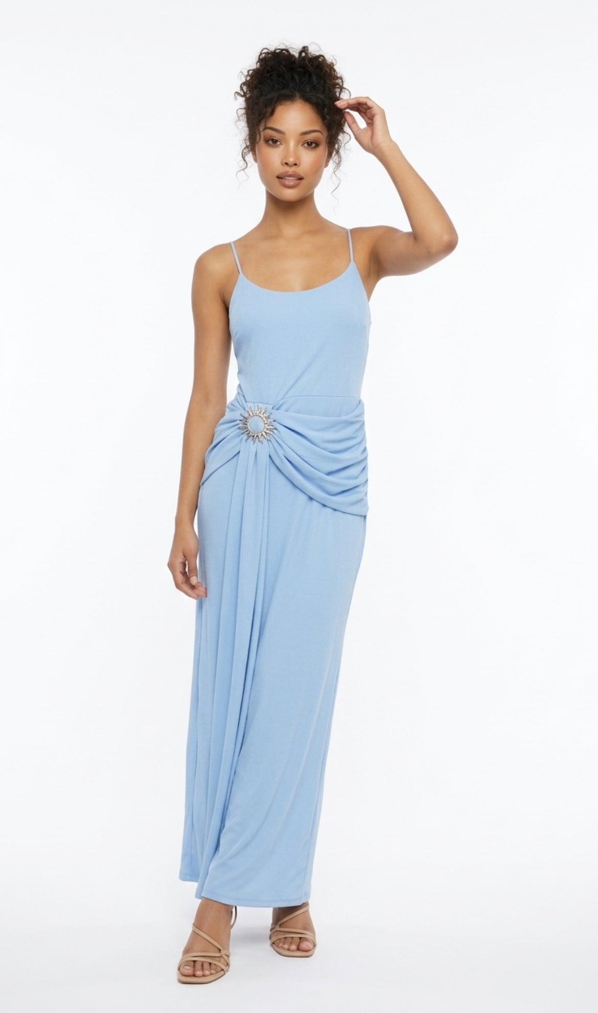 Vestido Largo Elegante con Drapeado y Detalle