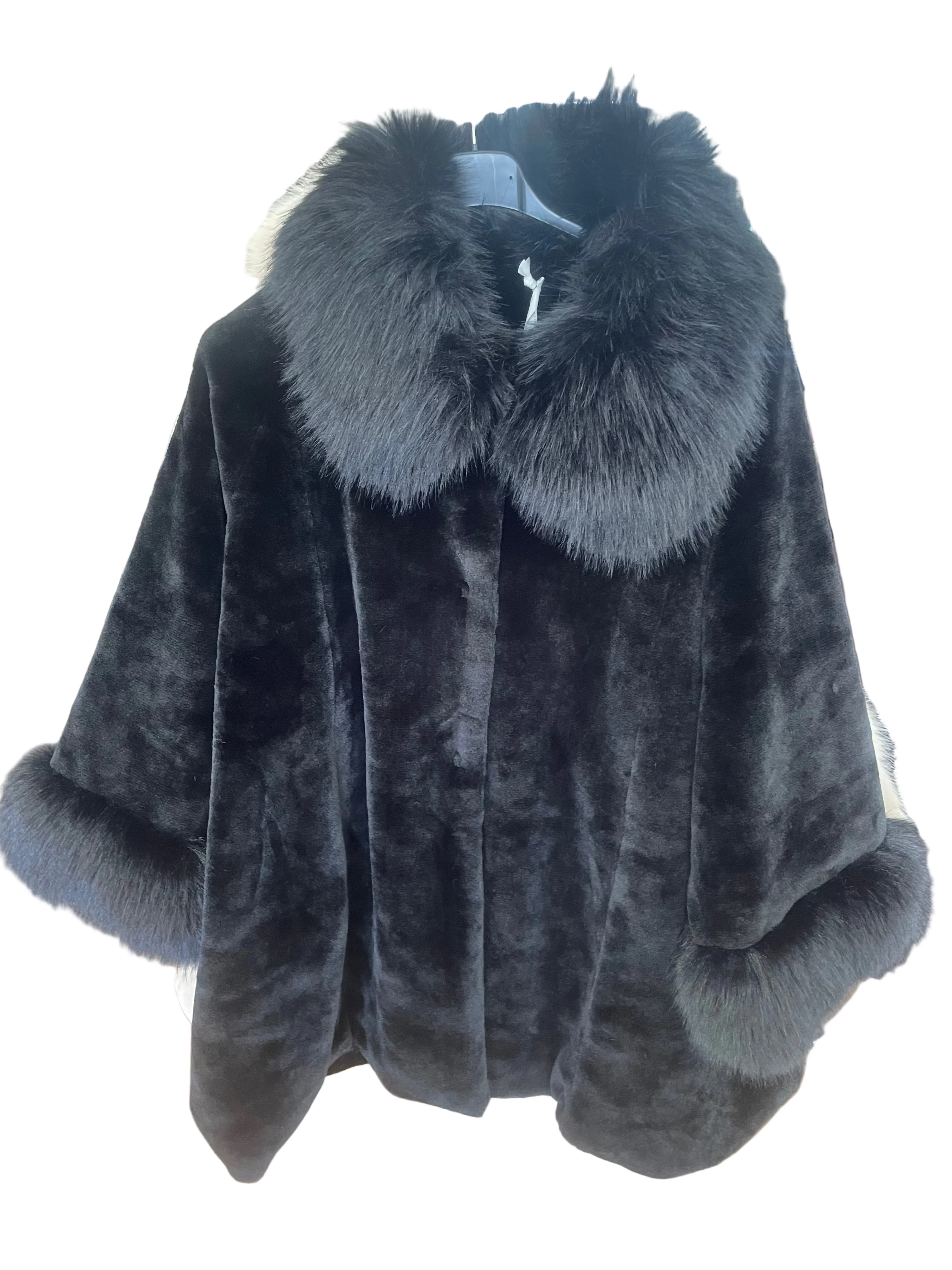 Abrigo precioso,super suave.