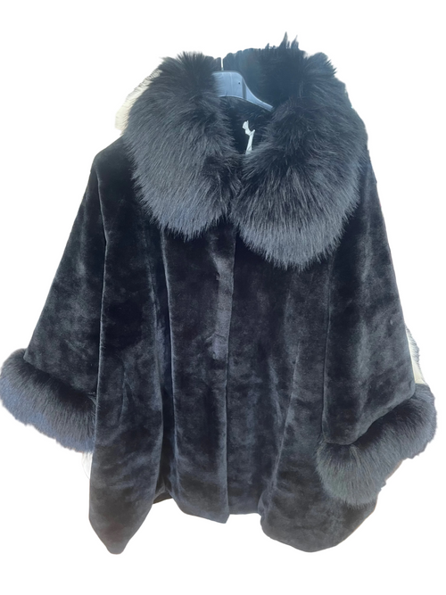 Abrigo precioso,super suave.