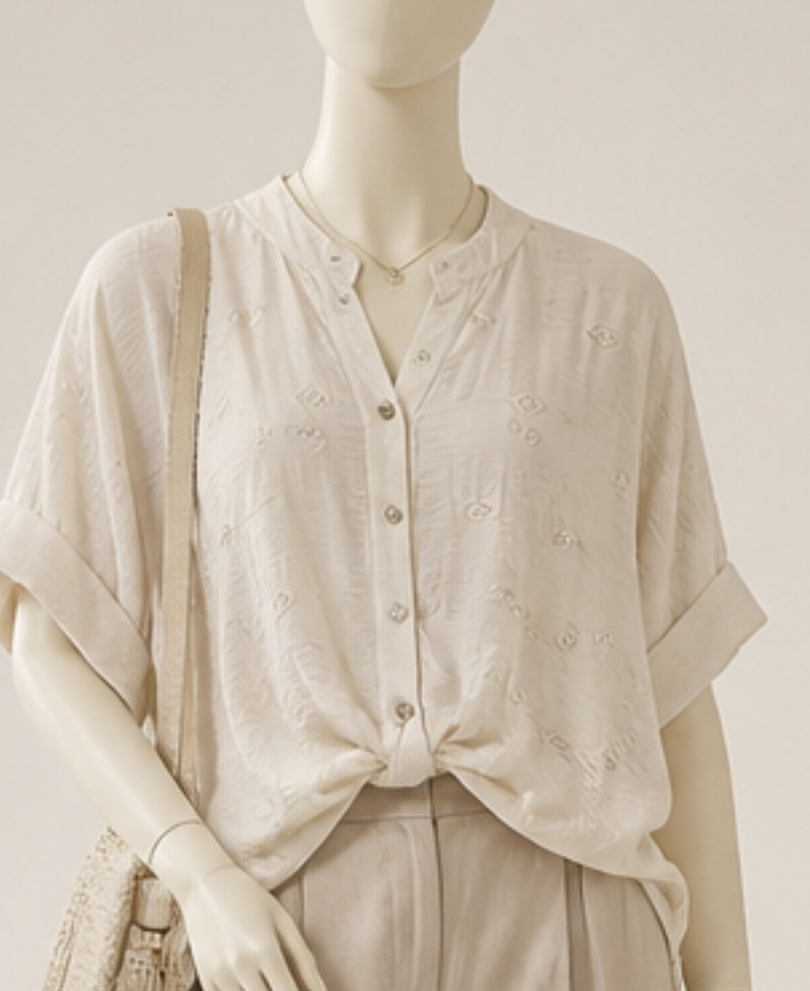Blusa Ligera con Nudo Frontal