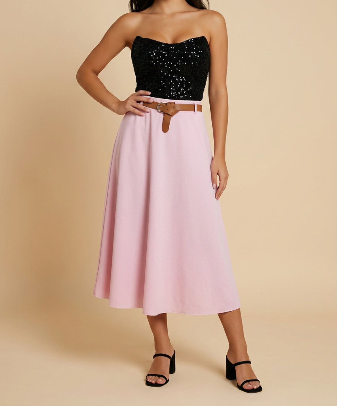 Falda lisa con cinturón