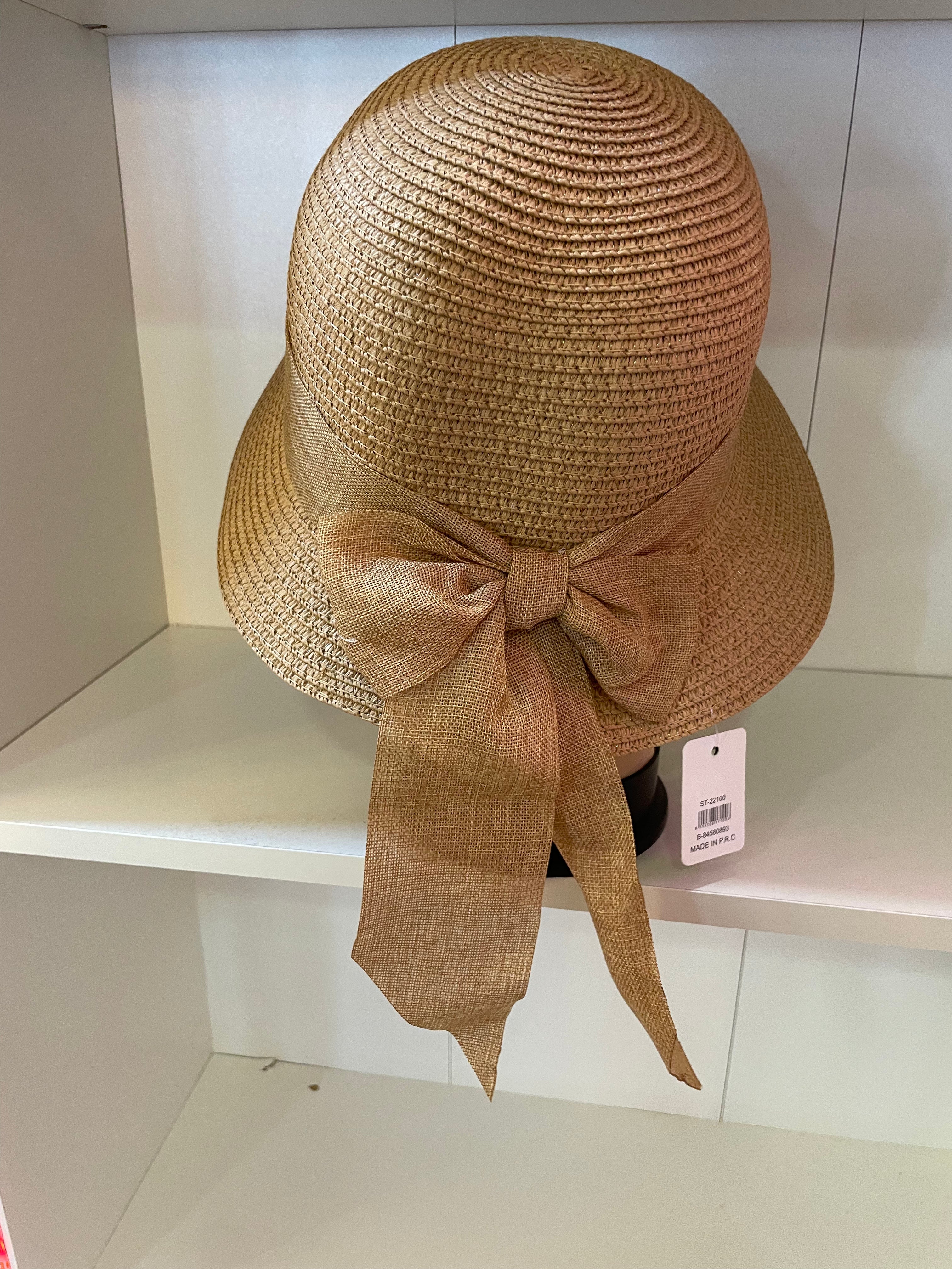 Sombrero con lazo
