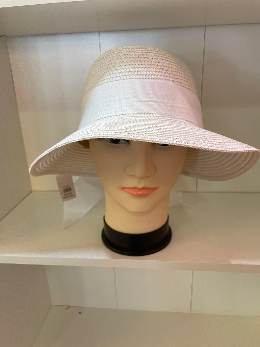 Sombrero con lazo