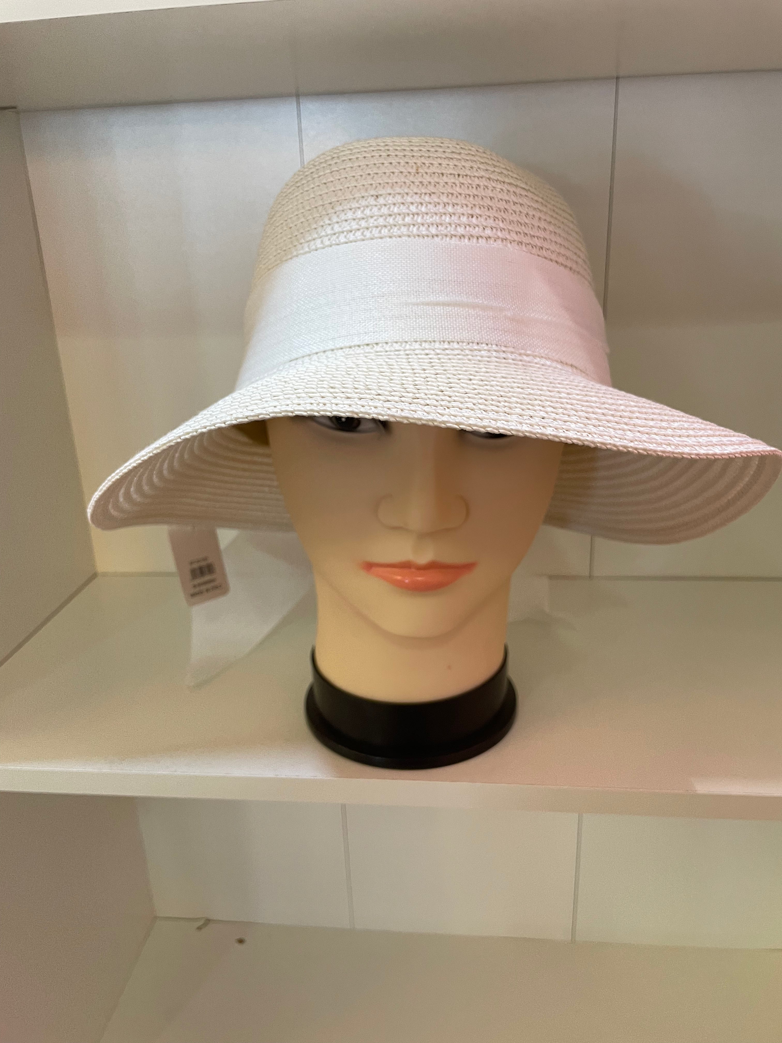 Sombrero con lazo