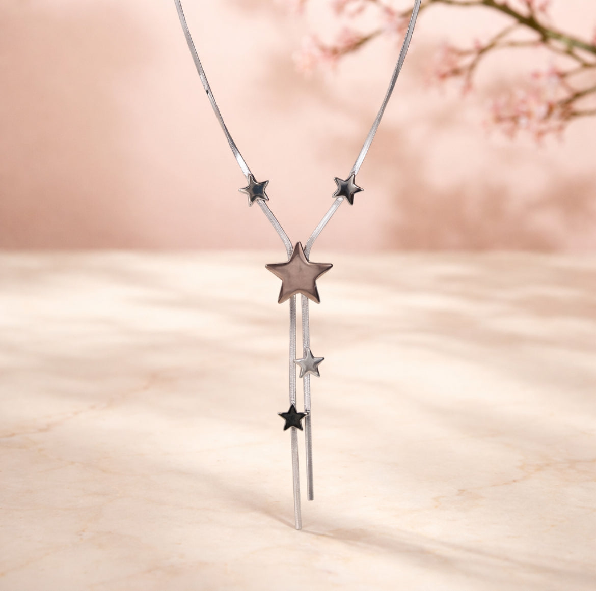 Collar color plata con diseño elegante de estrellas 47 cm